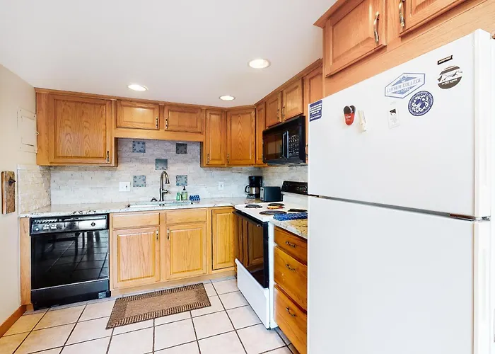 Summit House East 309