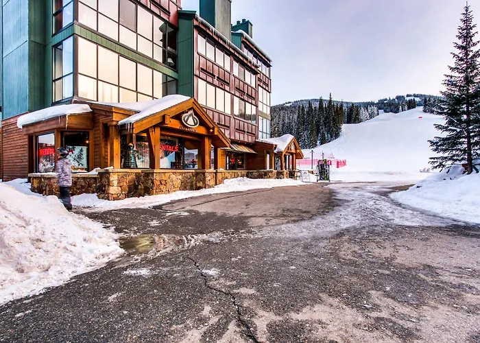 Summit House East 309