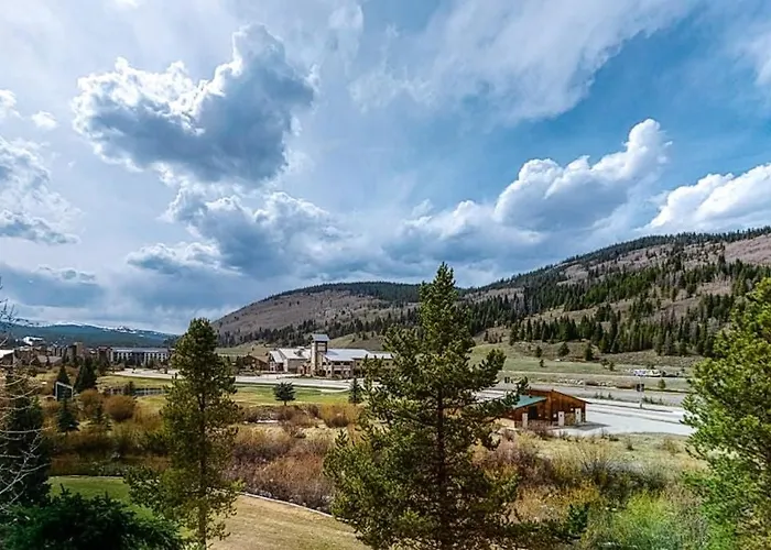 Summit House East 309